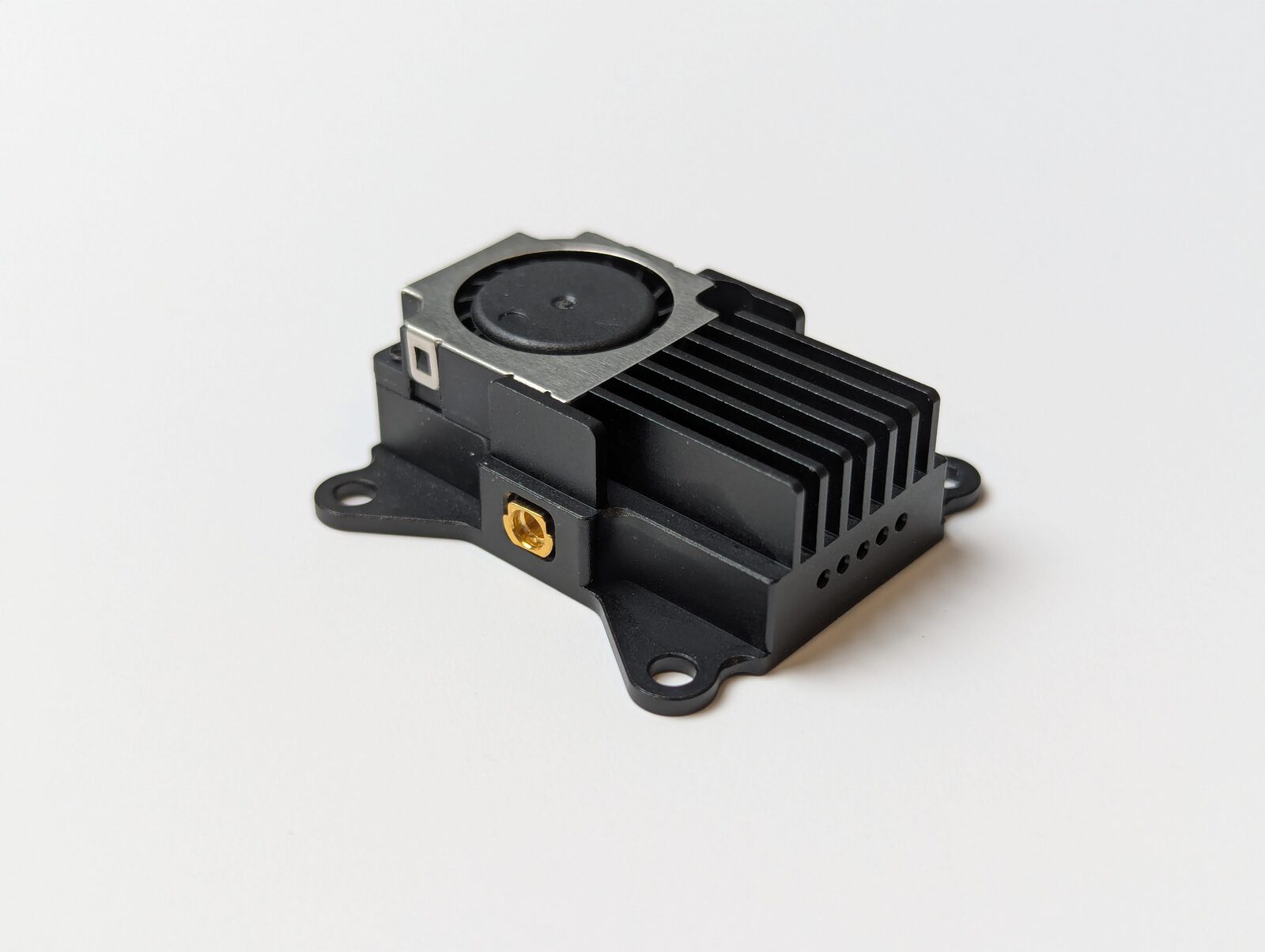 VT5805 gold-plated MMCX antenna connector on the side of the case — always connect an antenna here before powering on